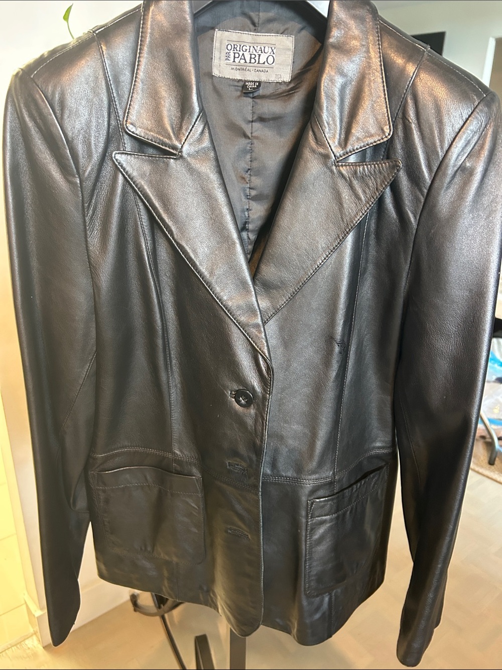 Pablo Women's Black Leather Blazer pockets and detail stitching